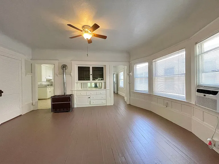1818 G Street — Photo 5