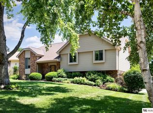 205 N 159th Cir, Omaha, NE 68118