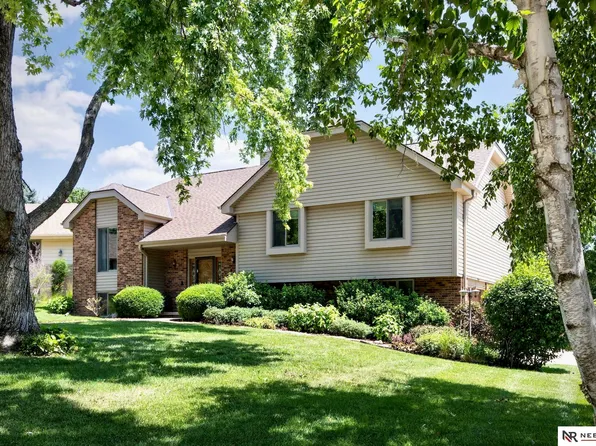205 N 159th Cir, Omaha, NE 68118