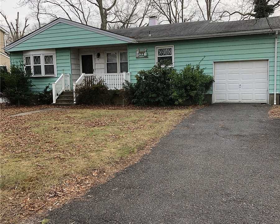 2nd image of 112 Hawkeye St