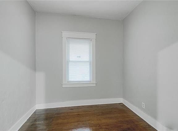 5th image of 343 White Ave