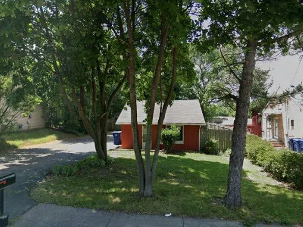 1108 N McAree Rd, Waukegan, IL 60085