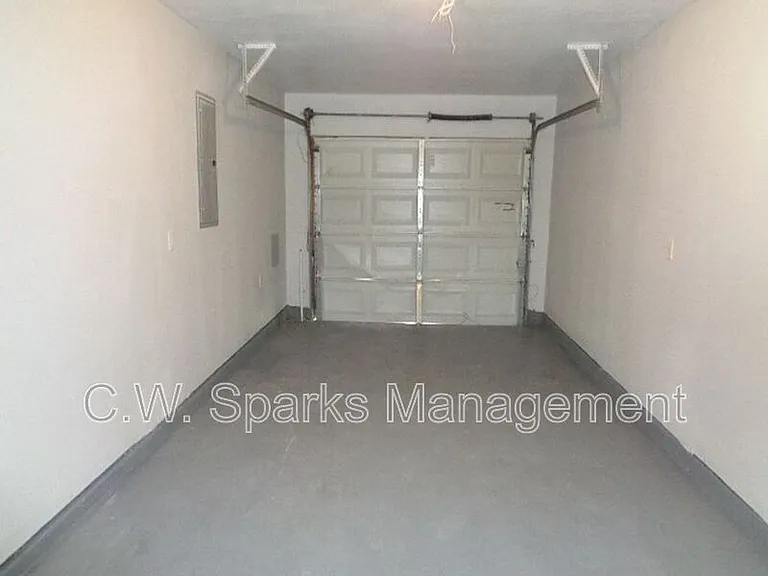 13651 Biggs St — Photo 3