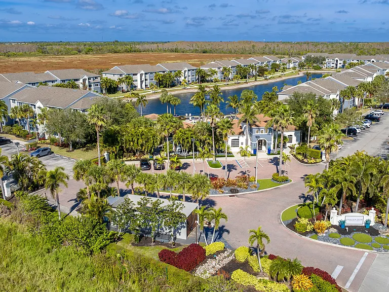 Welcome to Lexington Palmsyour private oasis surrounded by resort-style amenities and stunning outdoor spaces.
