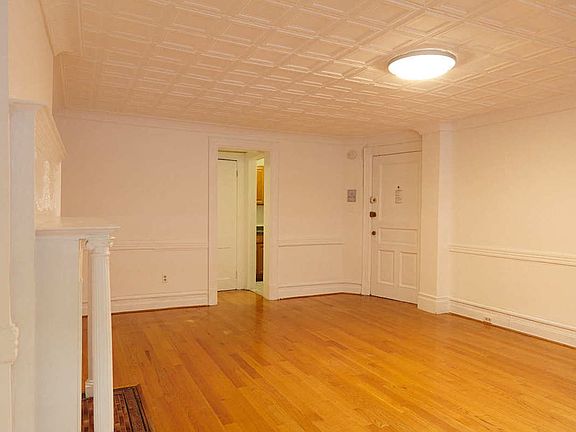 4th image of 319 W 75th St #1A