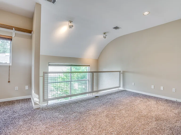 4100 Travis St #8 — Photo 14