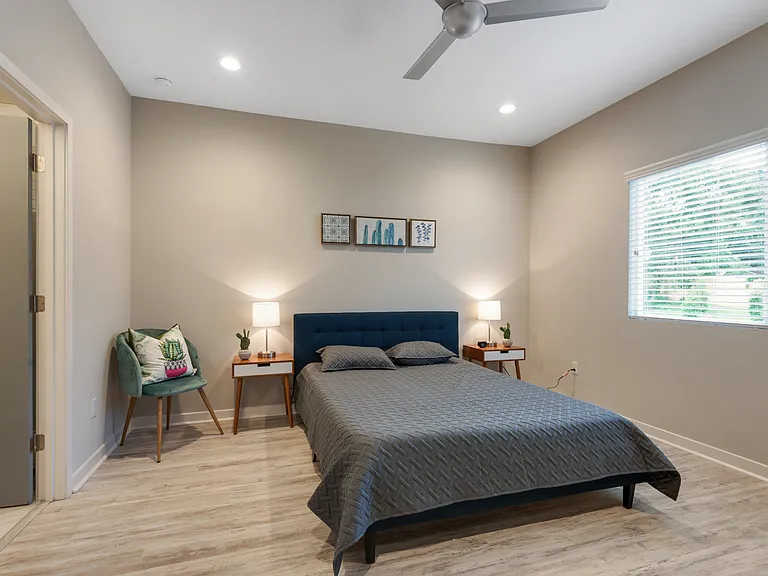 823 N Bronough St — Photo 14