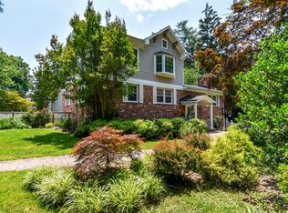 5303 Danbury Rd, Bethesda, MD 20814