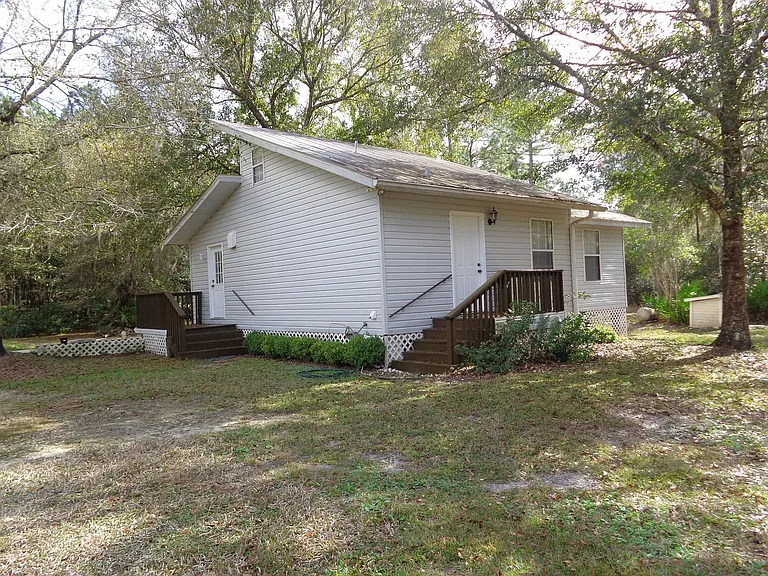 3329 NE County Road 234 — Photo 3
