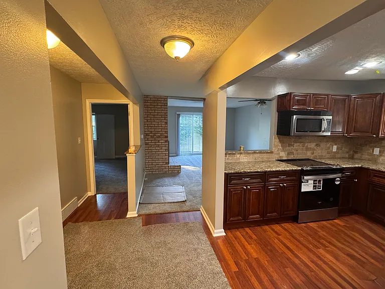 855 Bluffway Dr #855 — Photo 2