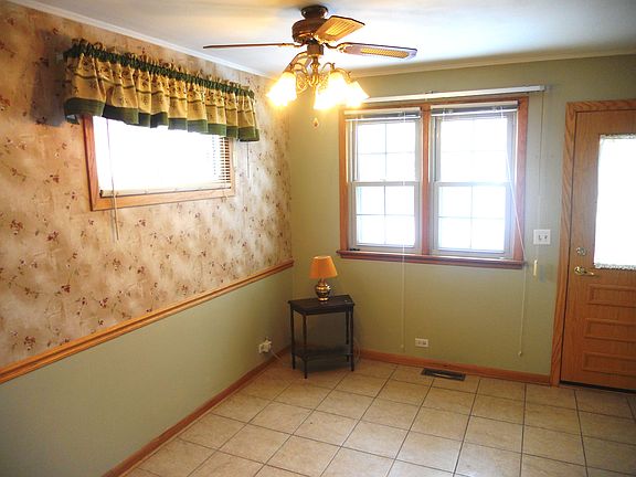 3rd image of 5604 N Ozark Ave