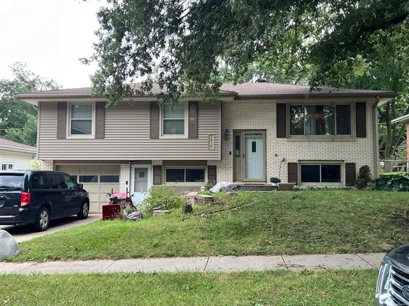 7915 Broadview Dr, Lincoln, NE 68505