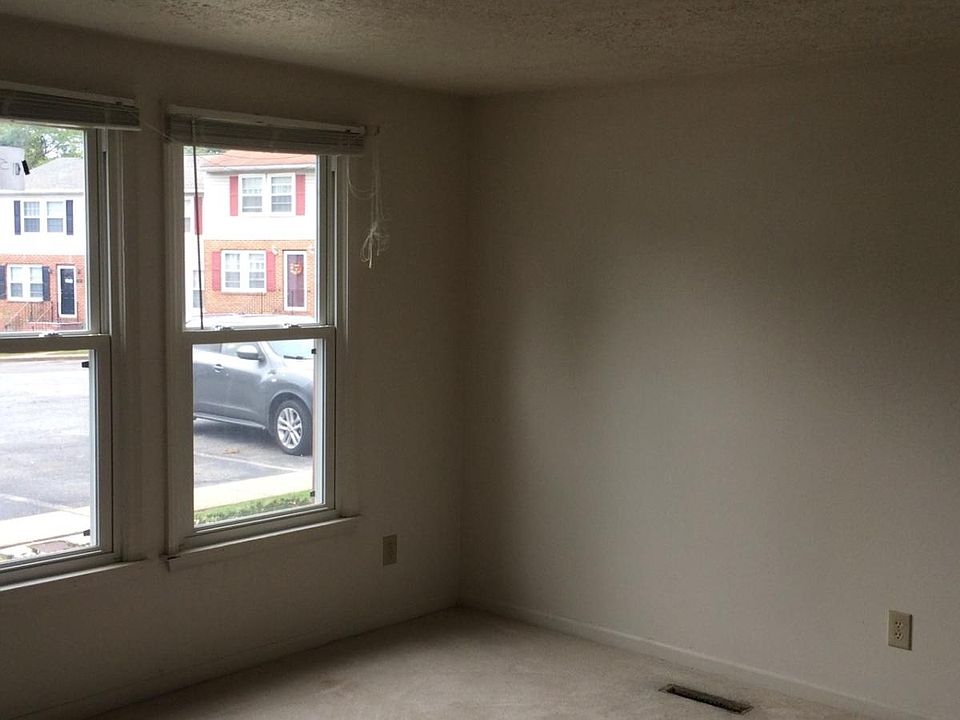 2nd image of 556 Westminister Ln #556