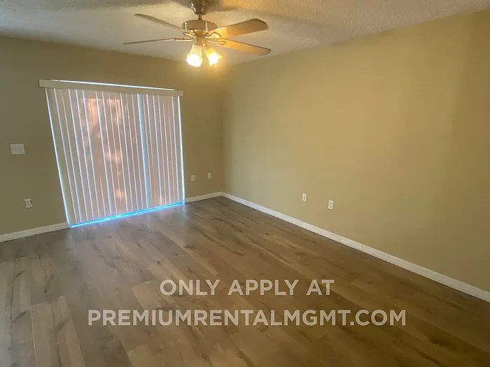 3 bed, 2.0 bath, 1872 sqft, $2,350 — Photo 2