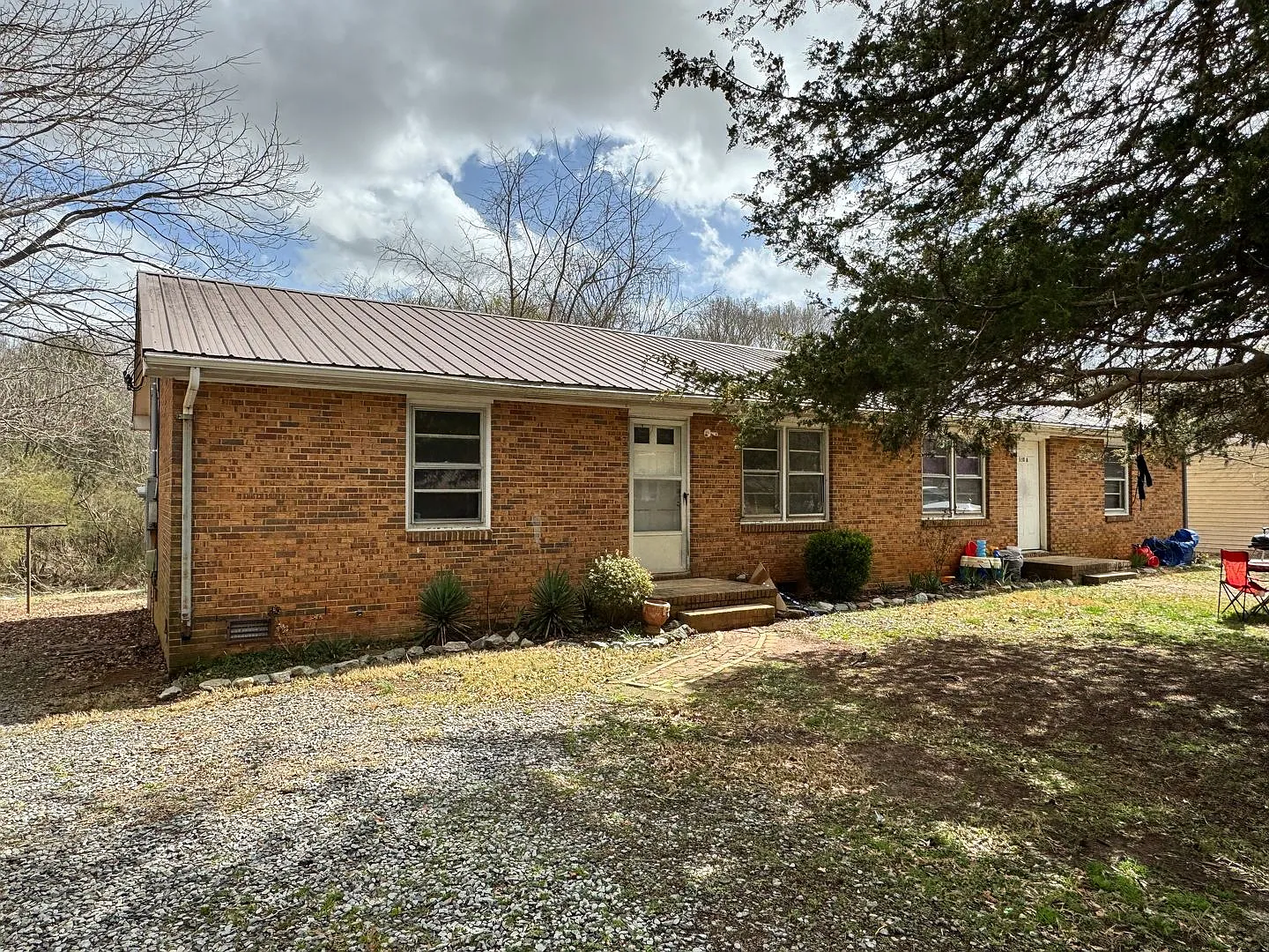 110 Leslie Drive — Photo 1