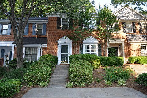 1st image of 1919 Ivy Glen Dr SE