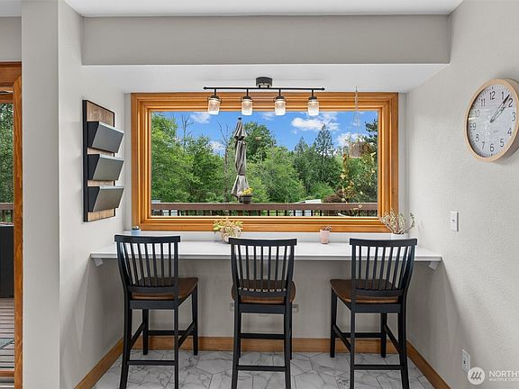 4th image of 21416 161st Avenue SE