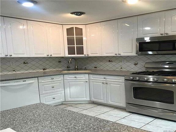 4th image of 55 Hoffman St