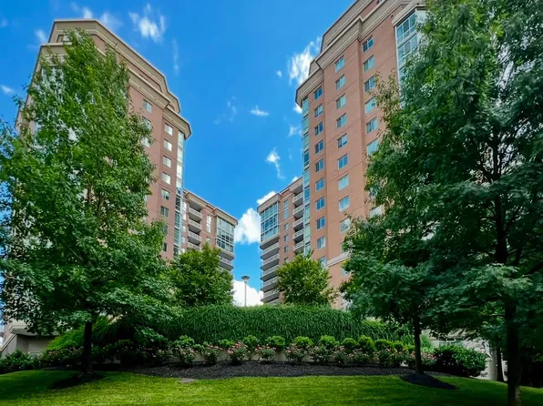 3101 Hampton Dr #814, Alexandria, VA 22302