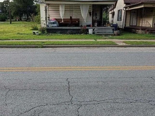 1508 Locust St, Terre Haute, IN 47807