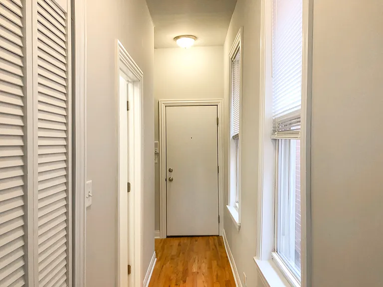 2519 N. Marshfield Ave. — Photo 6