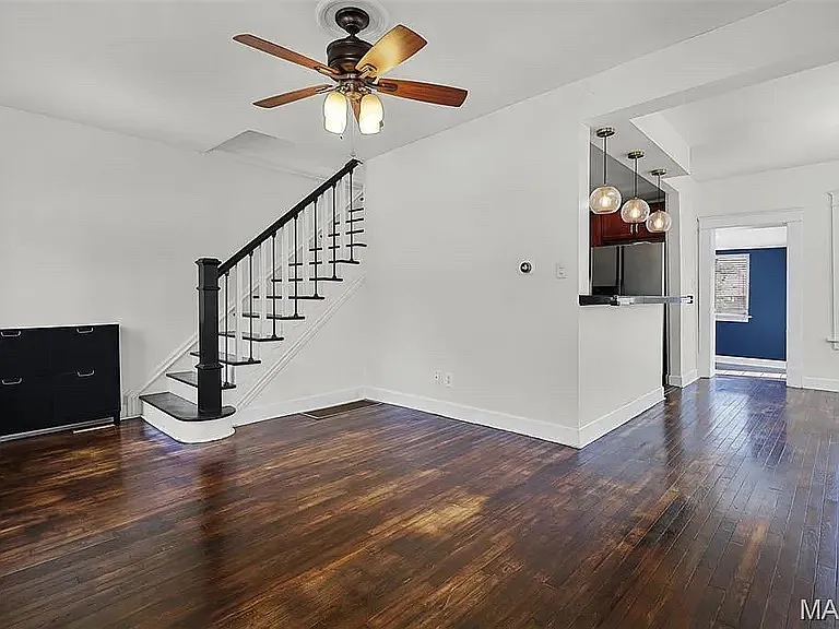 2326 Bellevue Ave — Photo 4