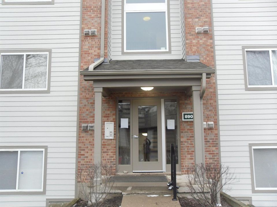 1st image of 8900 Eagleview Dr APT 2