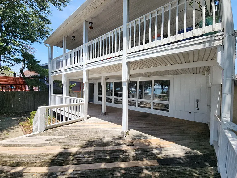 1331 Bayville St — Photo 29