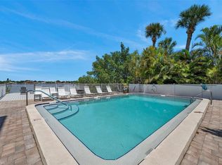 1859 Shore Dr S APT 202, South Pasadena, FL 33707