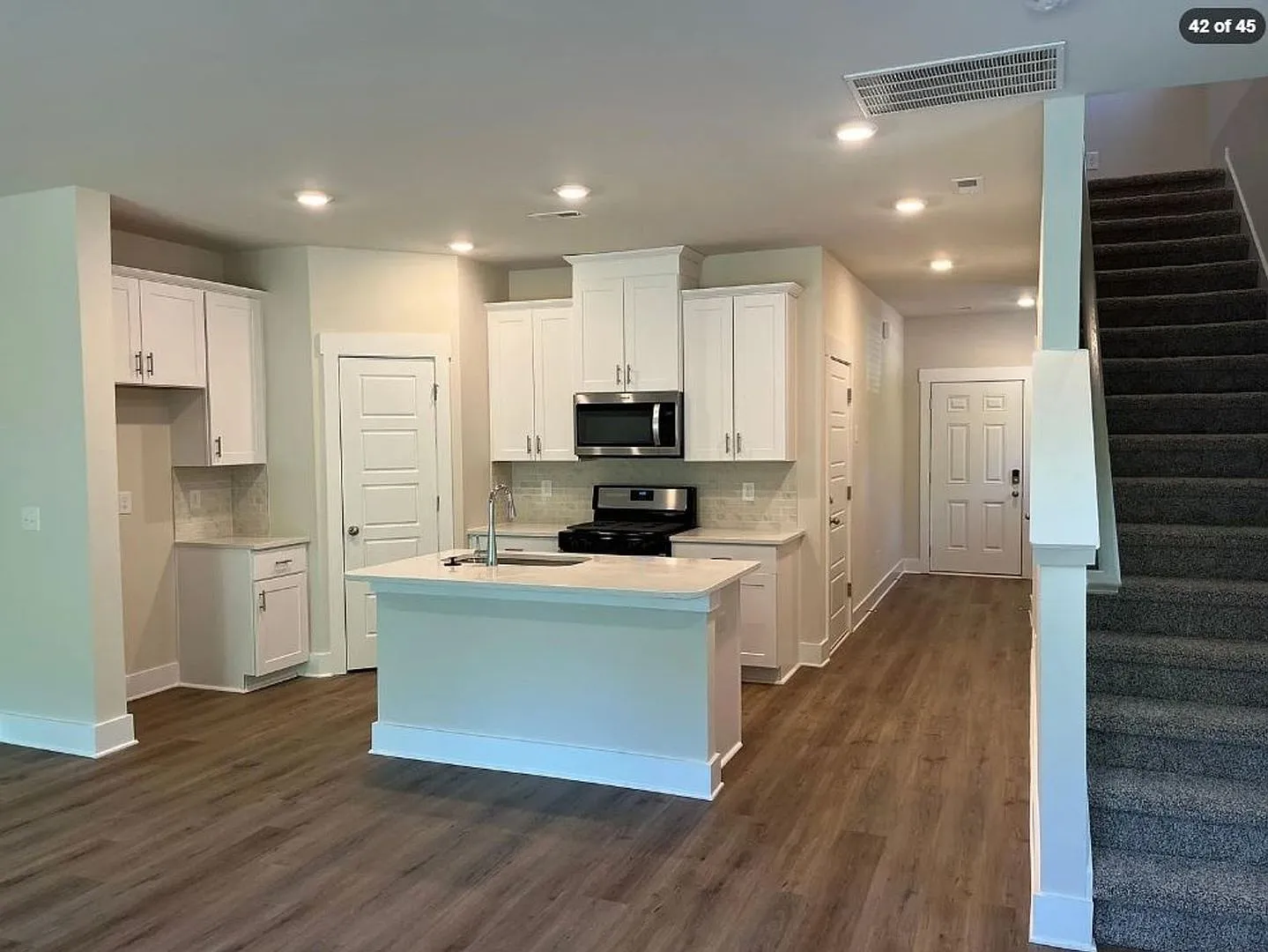 3BR Town House in Greer — Photo 1