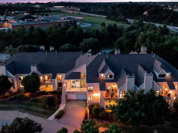 1610 Lake Knoll Dr #1N, Lake Saint Louis, MO 63367