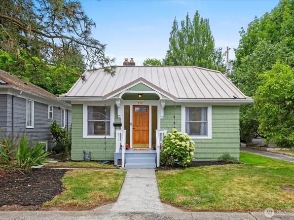 5517 8th Avenue NE, Seattle, WA 98105