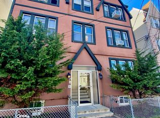 33 Long St, Jersey City, NJ 07305