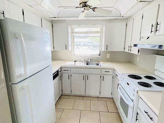 5th image of 7427 Cass Cir