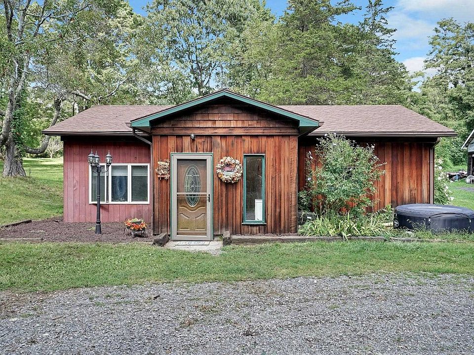 1st image of 49 Willow Dr