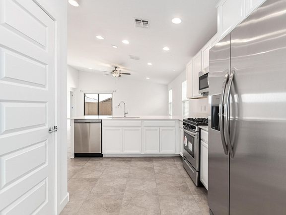 4th image of 16409 W Saguaro Park Ln