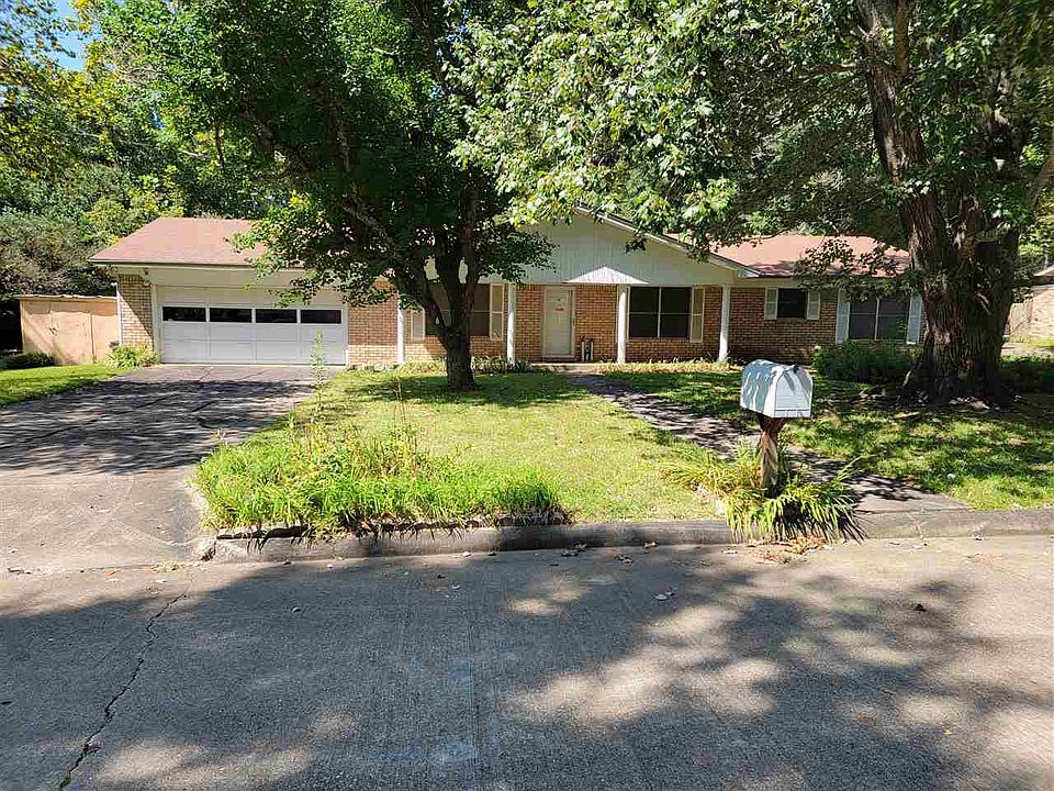 1st image of 17 Tamar Dr