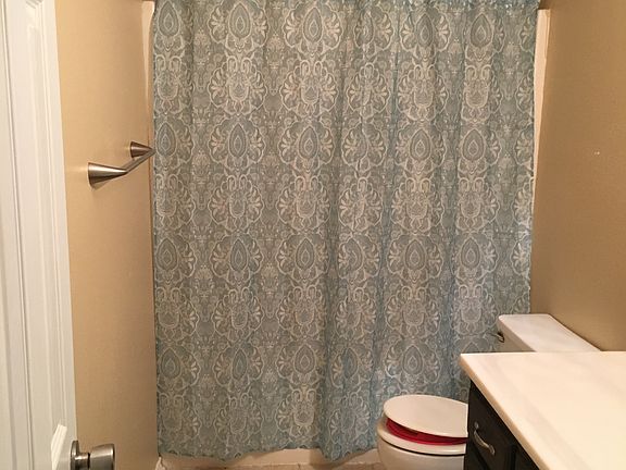3rd image of 1903 La Fontaine Ln