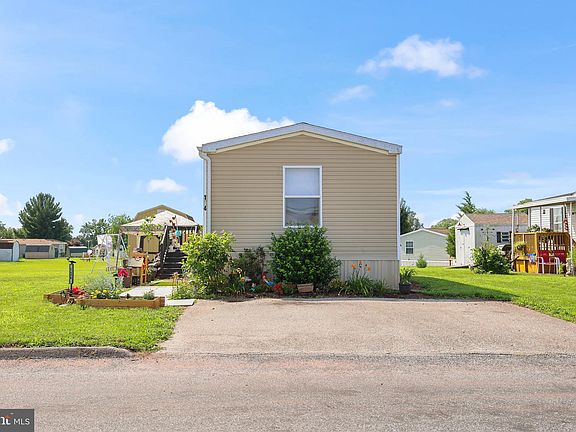 3rd image of 124 Sherrill Dr