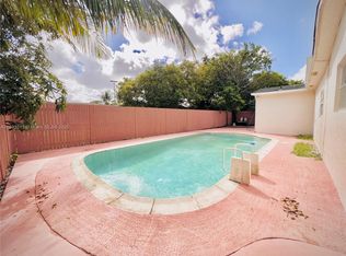 4971 SW 7th Ct, Pompano Beach, FL 33068