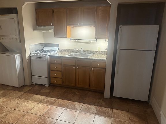 2nd image of 1411 Leavenworth St