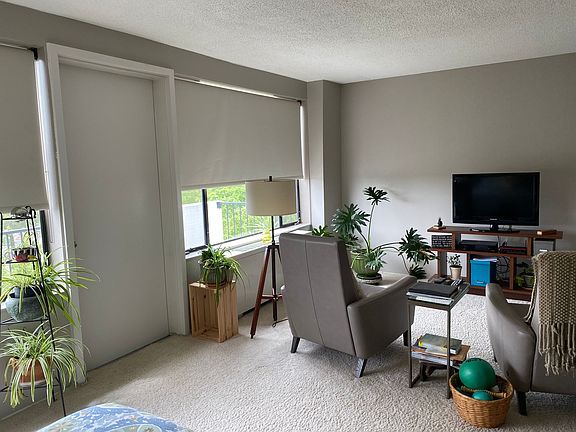 4th image of 4501 Arlington Blvd APT 815