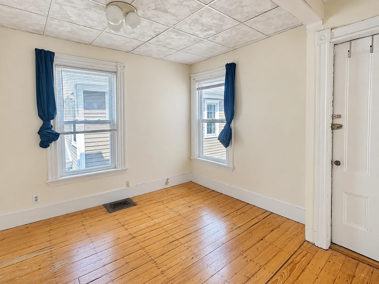2 bed, 850 sqft, $3,100 — Photo 4