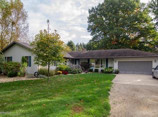 1047 Almaugus Dr, Niles, MI 49120