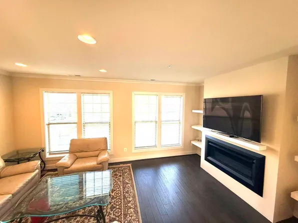 321 Hendrix Ave, Gaithersburg, MD 20878