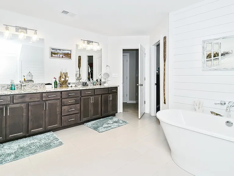 221 Wilson Dr — Photo 39