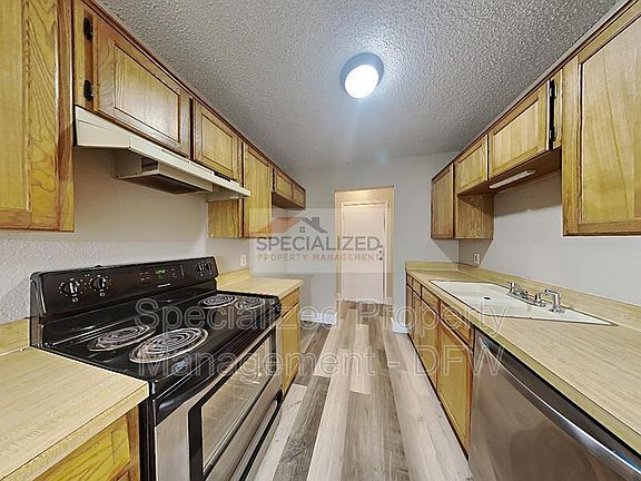 5th image of 1067 Westcliff Ave