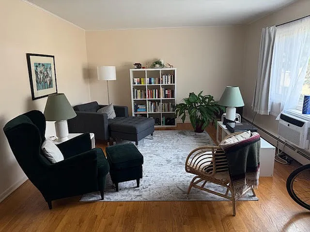 1116-22 Greenleaf Ave — Photo 1