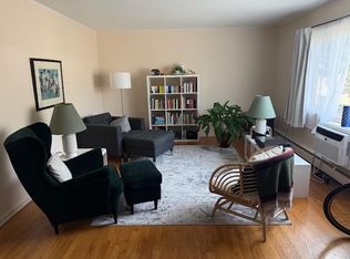 1116-22 Greenleaf Ave #2-G, Wilmette, IL 60091