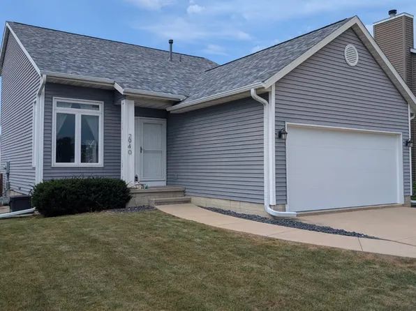 2940 Oxford St, Marion, IA 52302
